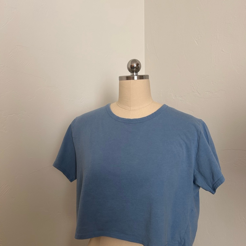 Everlane Box-Cut Crop Tee in Washed Blue – Size M